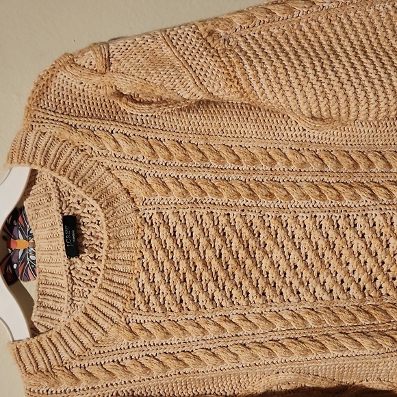 ❤️ J CREW HAND KNIT CABLE KNIT SWEATER, SMALL - Picture 2 of 7